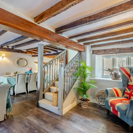 4 Bed In Oc-d31802 Semesterbostad Cartmel